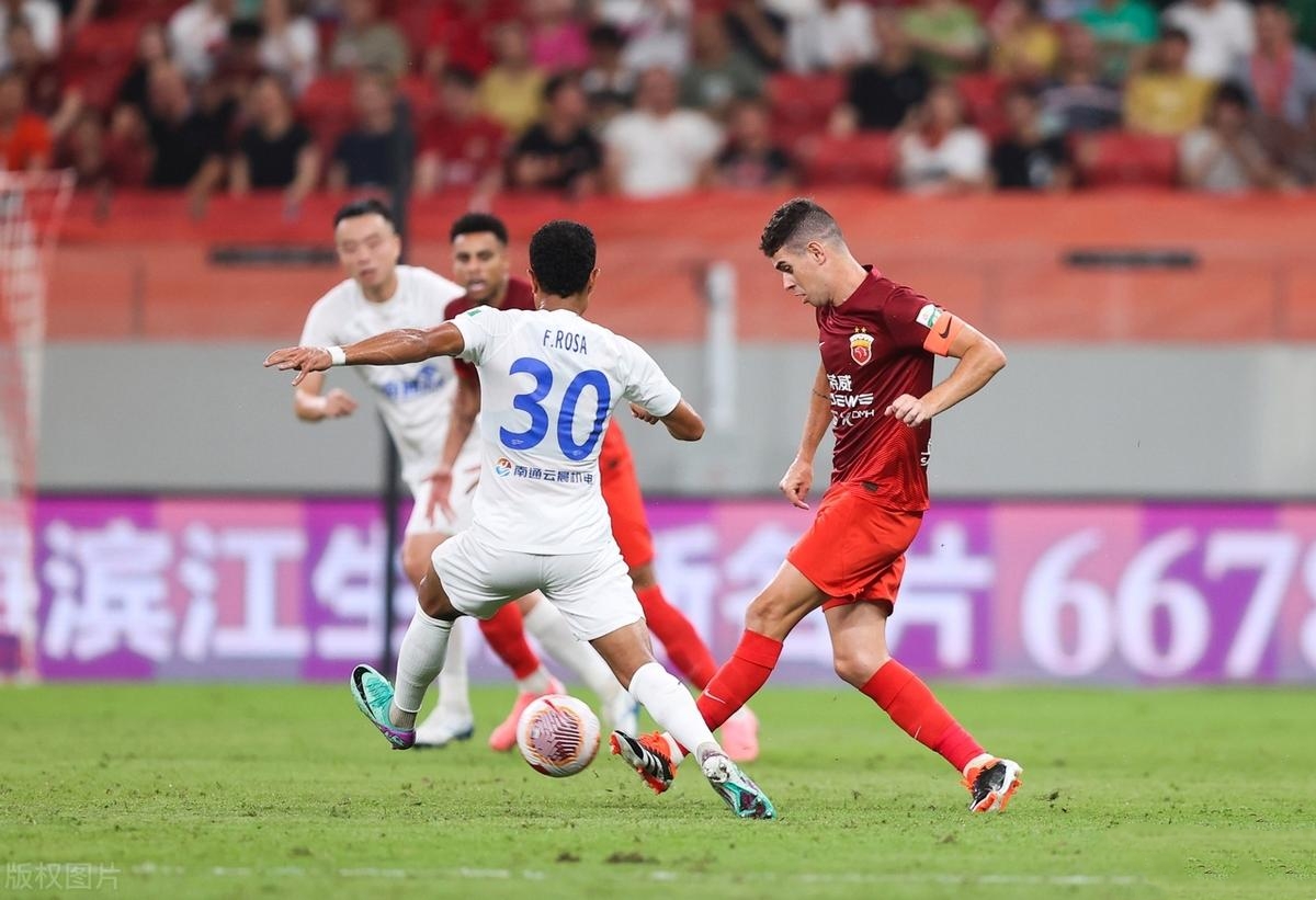 九游网页-赛前突围战来临，上海海港围绕社区盾迎来里程碑，赛场秩序良好，心理建设被强调的简单介绍